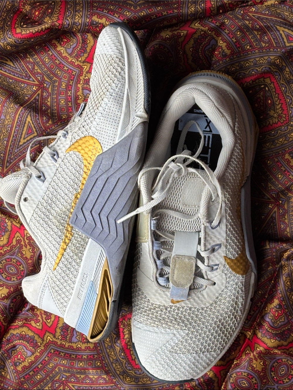 Nike Men’s White and Gold Athletic Training Shoes